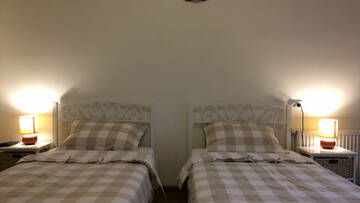 Трехместный номер «Комфорт» в Гостинице Совы