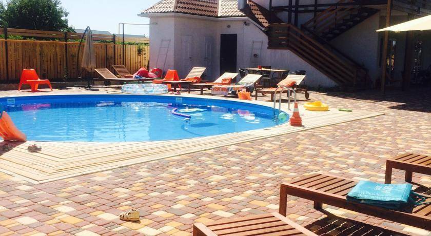 Должанская гостевой дом. Азовская русалочка должанская. Дом совы должанская. Совы азовское море должанская. Дом совы каменномостский.